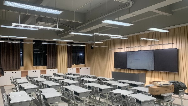 維格教育照明|探秘廣州照明展，摸透教室護眼燈新風向